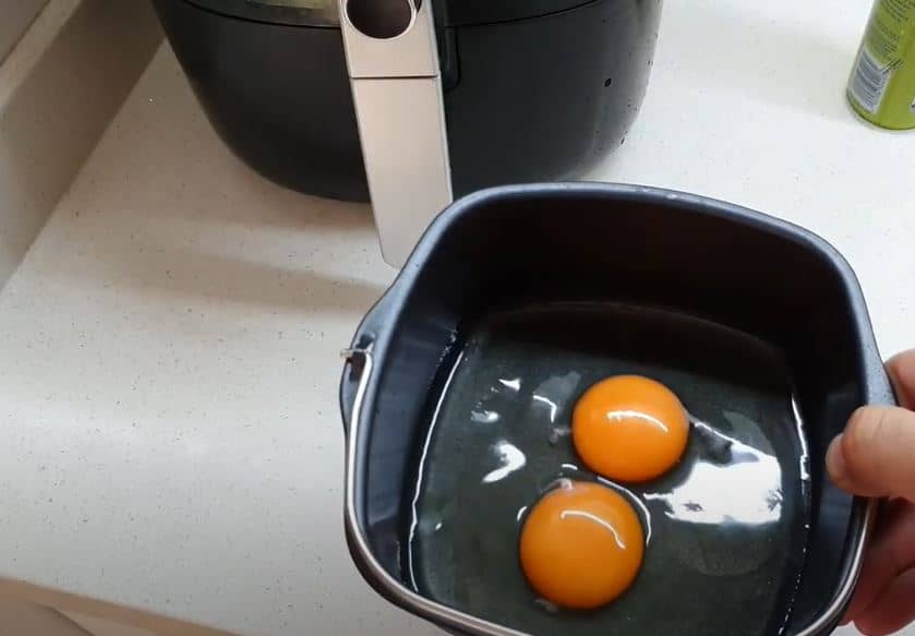 can you fry eggs in an air fryer (3)